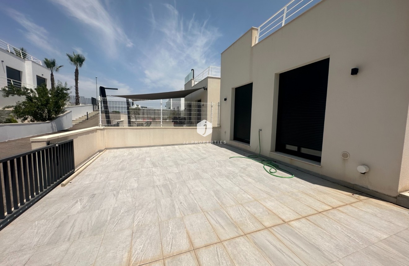 Resale - Villa -
San Miguel de Salinas - Inland