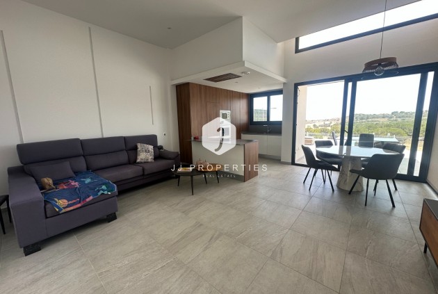 Resale - Villa -
San Miguel de Salinas - Inland
