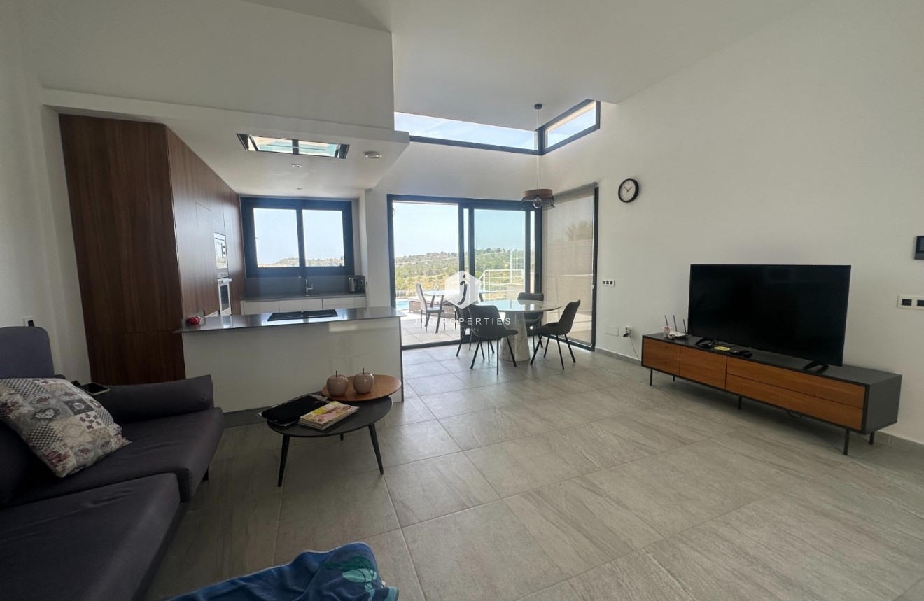 Resale - Villa -
San Miguel de Salinas - Inland