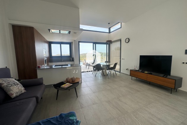 Resale - Villa -
San Miguel de Salinas - Inland