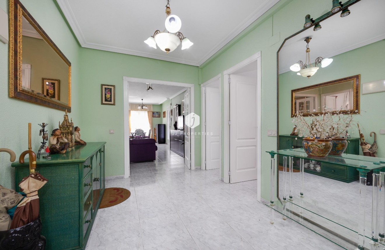 Resale - Apartment / flat -
Torrevieja - Antonio Machado