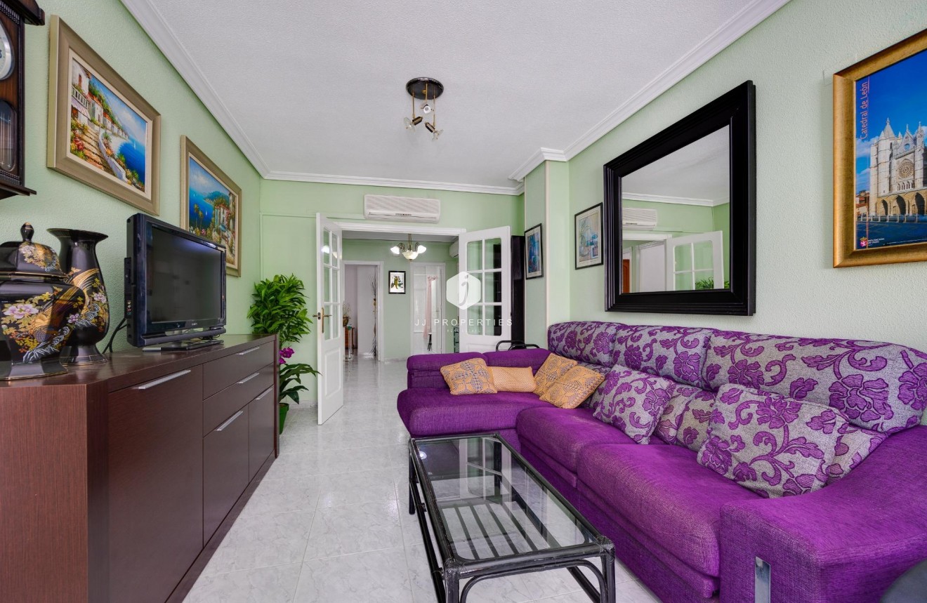 Resale - Apartment / flat -
Torrevieja - Antonio Machado