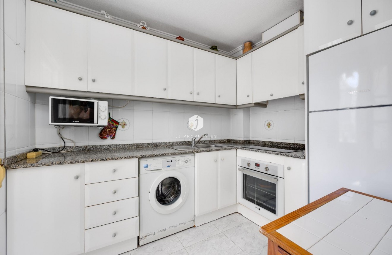 Resale - Apartment / flat -
Torrevieja - Antonio Machado
