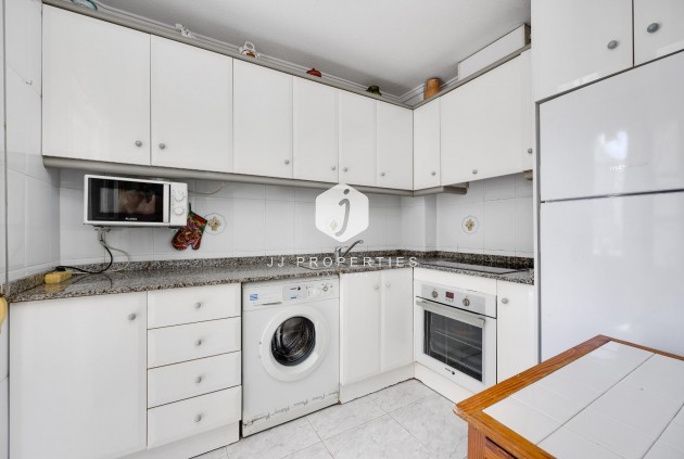 Resale - Apartment / flat -
Torrevieja - Antonio Machado