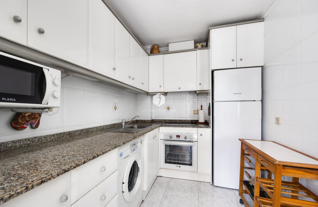 Resale - Apartment / flat -
Torrevieja - Antonio Machado