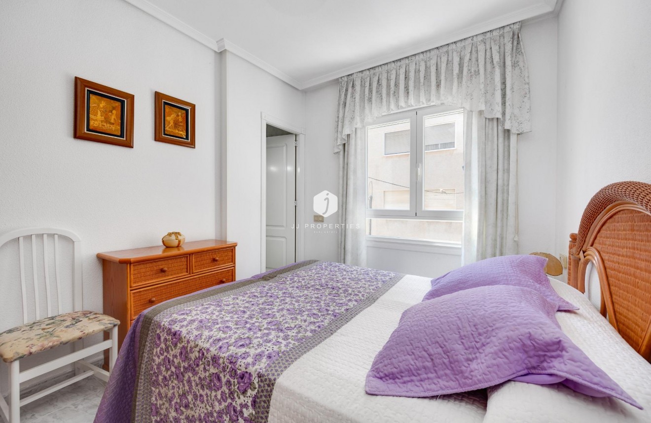 Resale - Apartment / flat -
Torrevieja - Antonio Machado