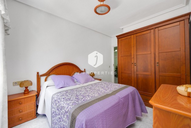 Resale - Apartment / flat -
Torrevieja - Antonio Machado