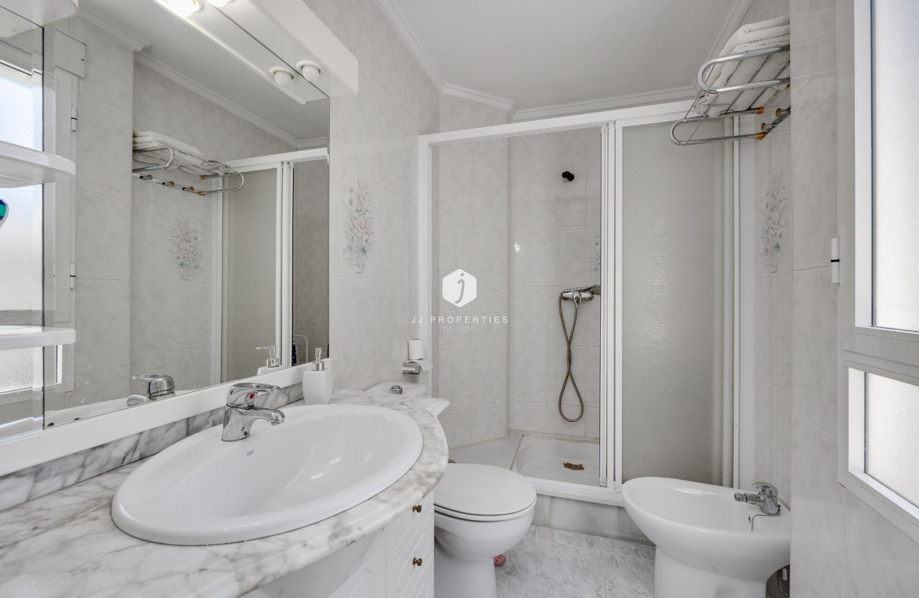 Resale - Apartment / flat -
Torrevieja - Antonio Machado