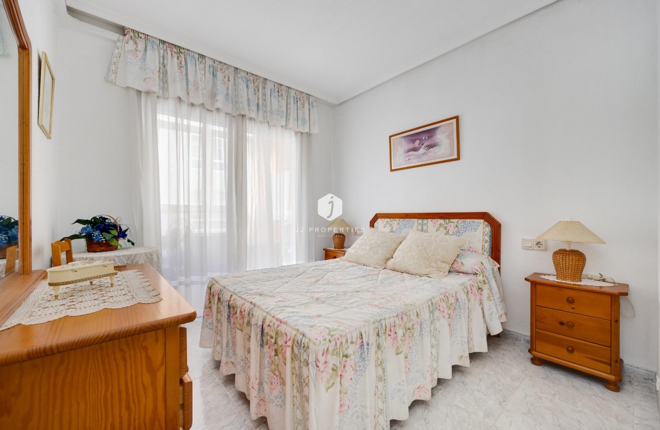 Resale - Apartment / flat -
Torrevieja - Antonio Machado
