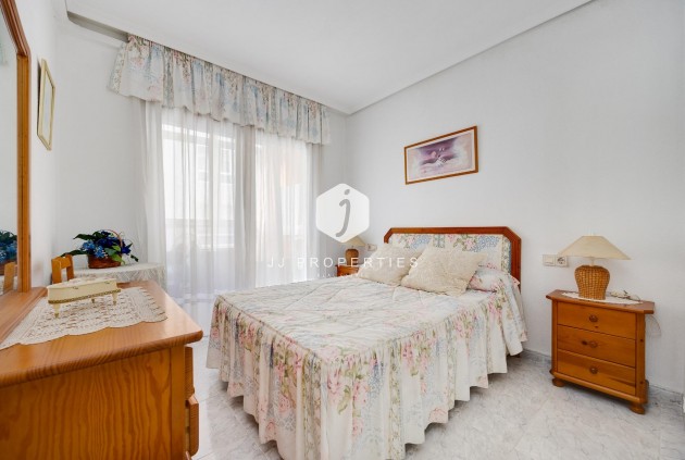 Resale - Apartment / flat -
Torrevieja - Antonio Machado