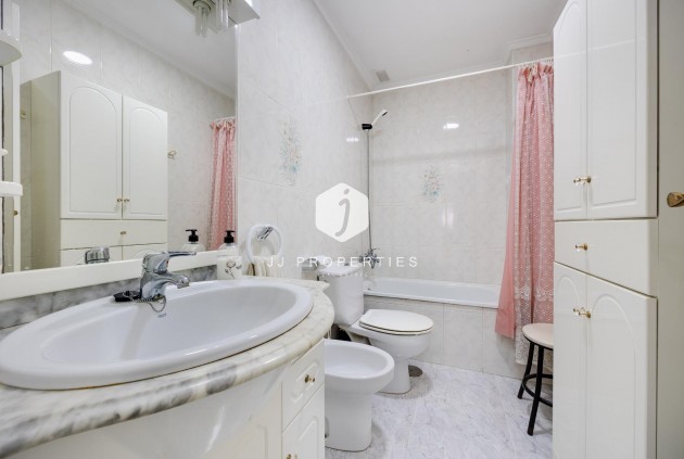 Resale - Apartment / flat -
Torrevieja - Antonio Machado