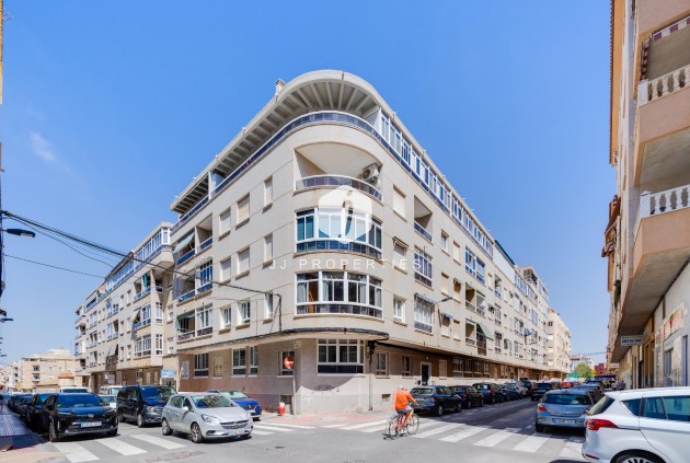 Resale - Apartment / flat -
Torrevieja - Antonio Machado