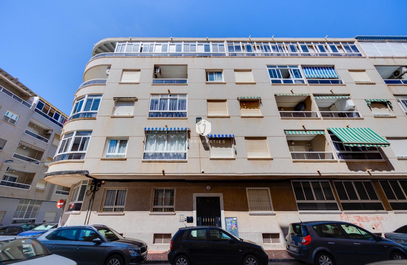 Resale - Apartment / flat -
Torrevieja - Antonio Machado