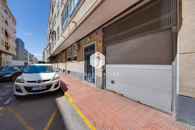 Resale - Apartment / flat -
Torrevieja - Antonio Machado