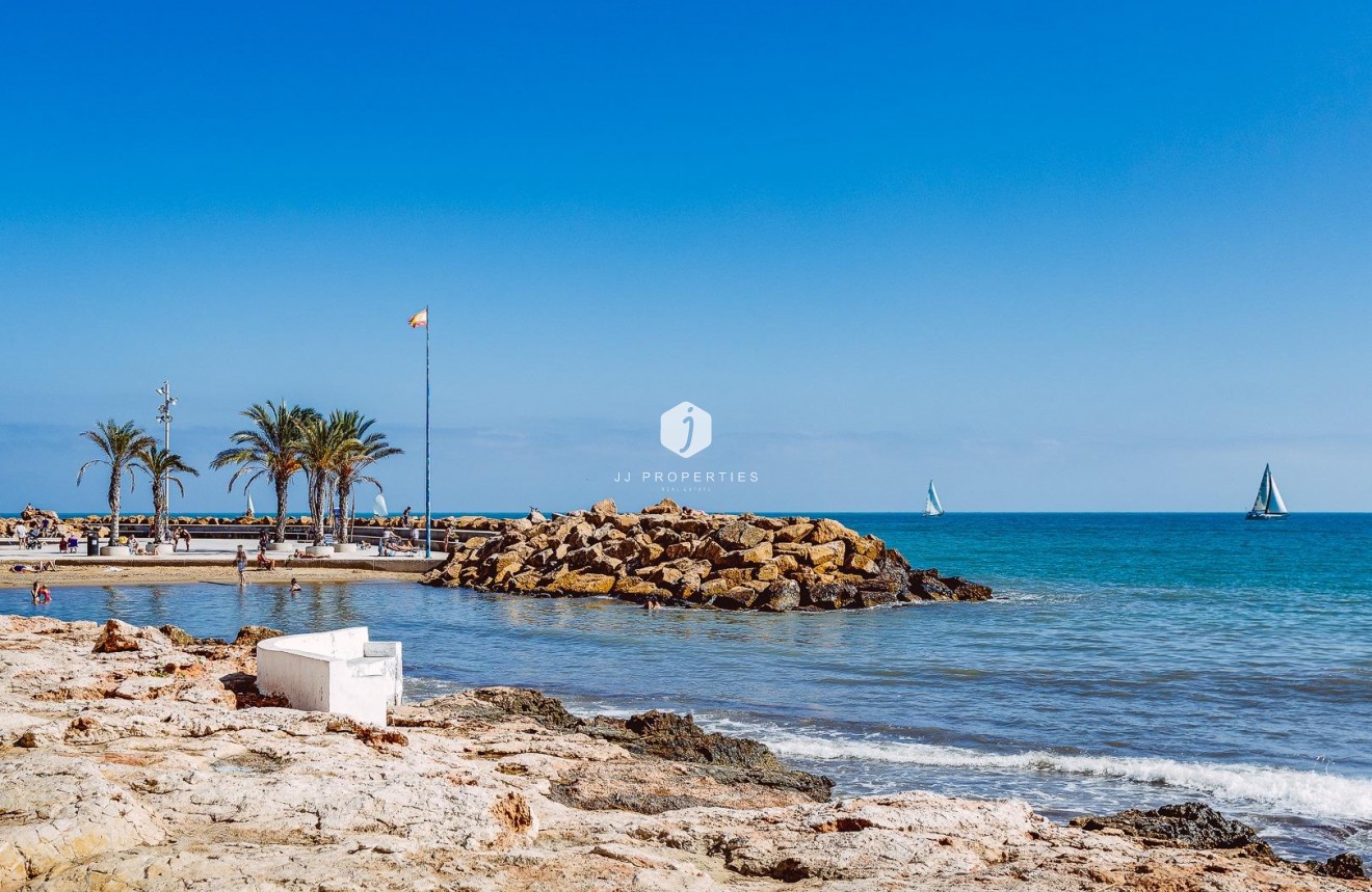 Resale - Apartment / flat -
Torrevieja - Antonio Machado