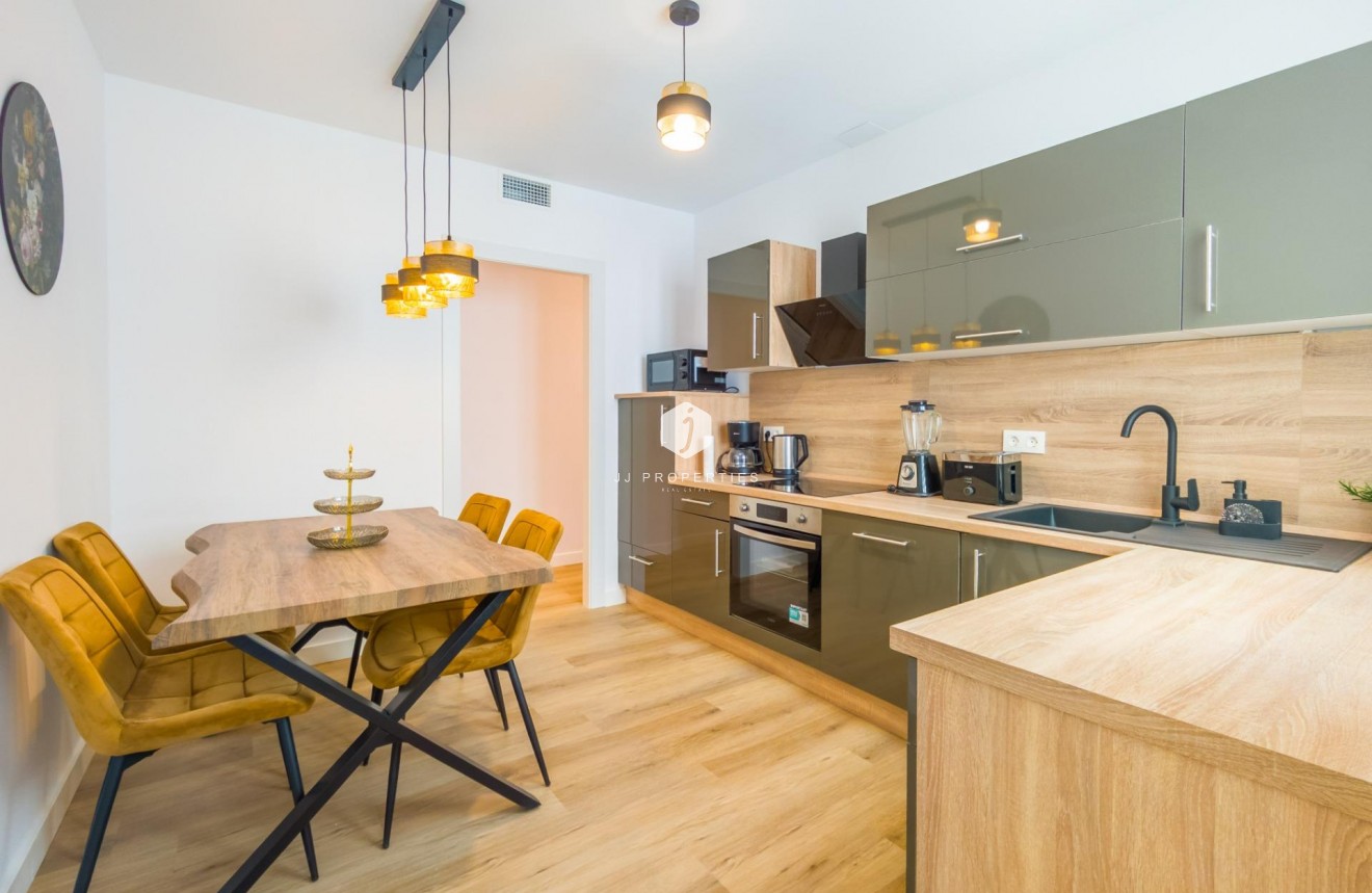 Resale - Apartment / flat -
Torrevieja - Playa del Cura