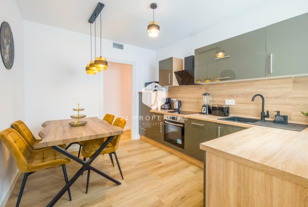 Resale - Apartment / flat -
Torrevieja - Playa del Cura