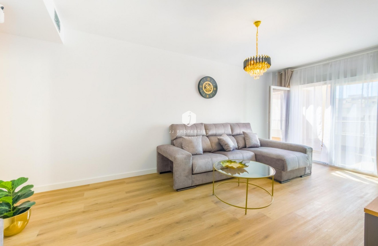 Resale - Apartment / flat -
Torrevieja - Playa del Cura