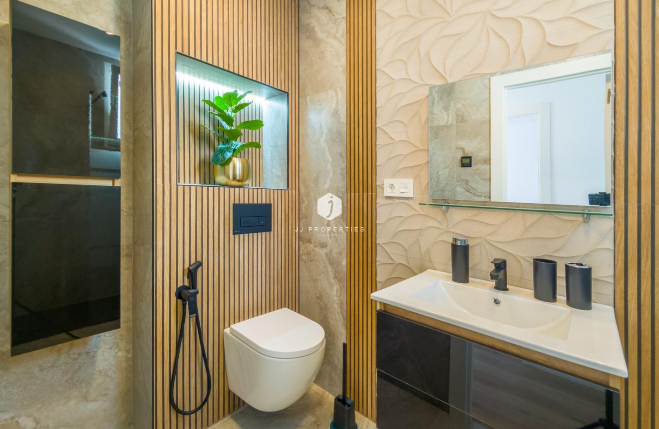 Resale - Apartment / flat -
Torrevieja - Playa del Cura