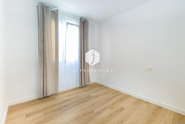 Resale - Apartment / flat -
Torrevieja - Playa del Cura