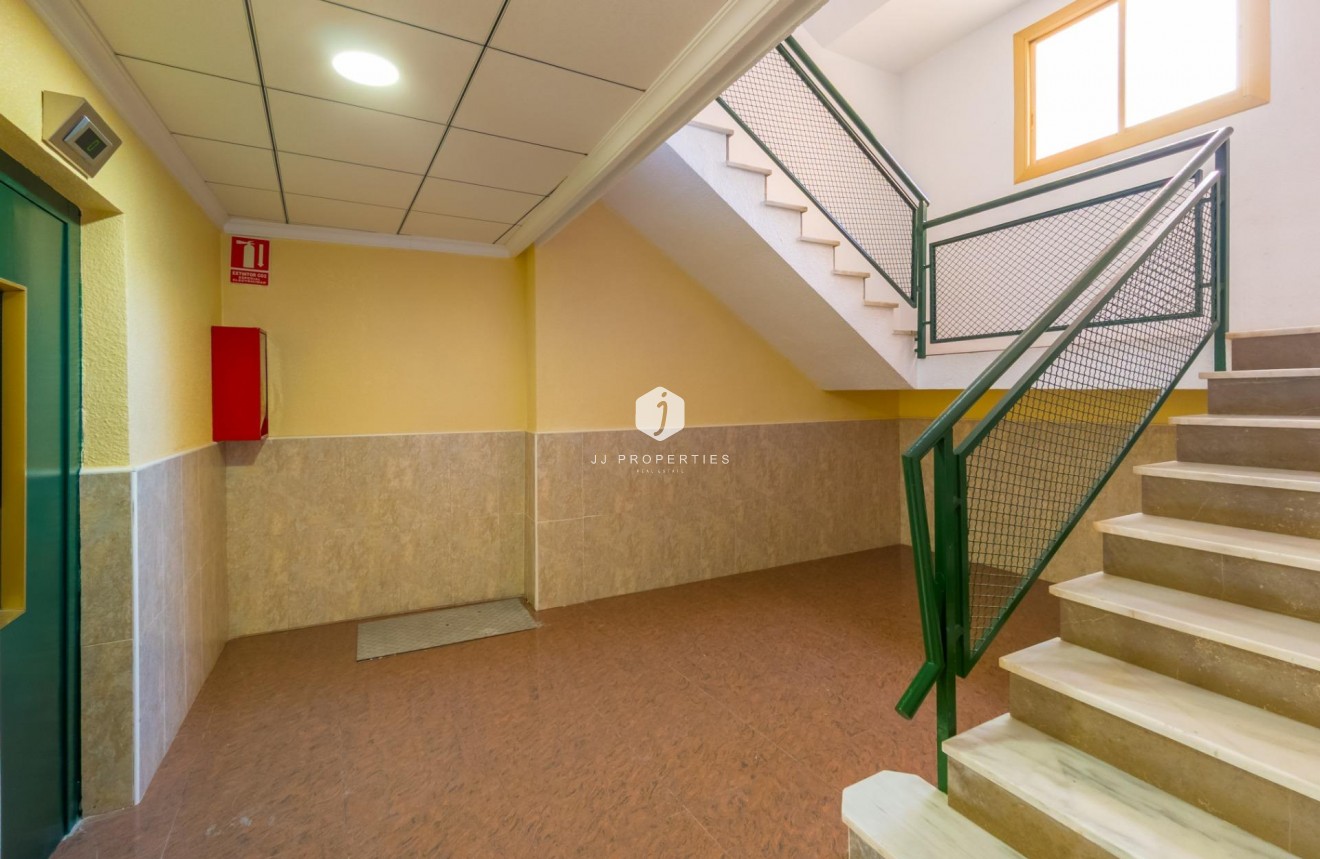 Resale - Apartment / flat -
Torrevieja - Playa del Cura
