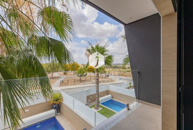 Resale - Villa -
Benijofar - Costa Blanca