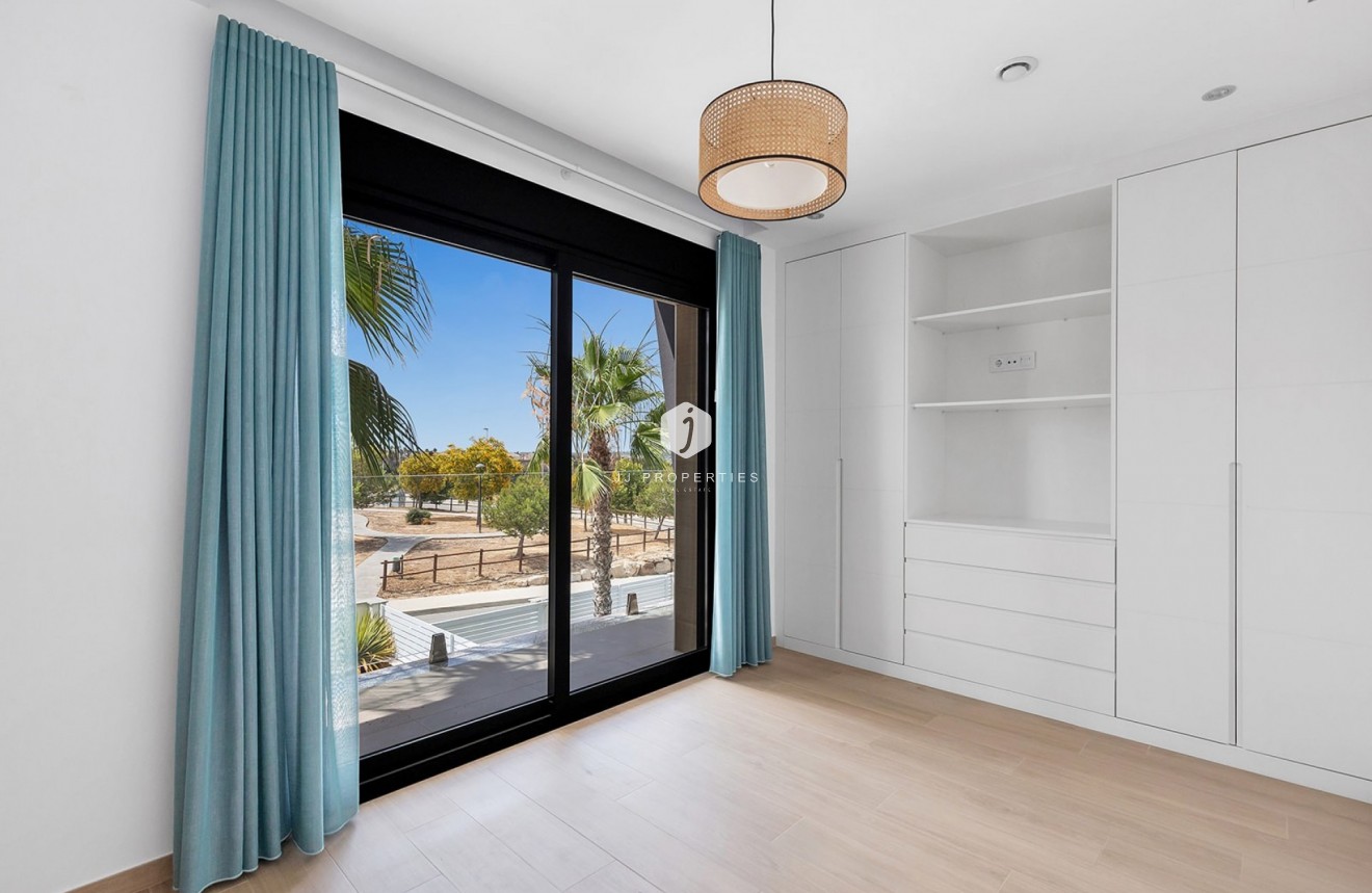 Resale - Villa -
Benijofar - Costa Blanca