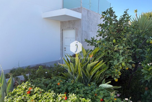 Resale - Villa -
Torrevieja - La Siesta - El Salado - Torreta