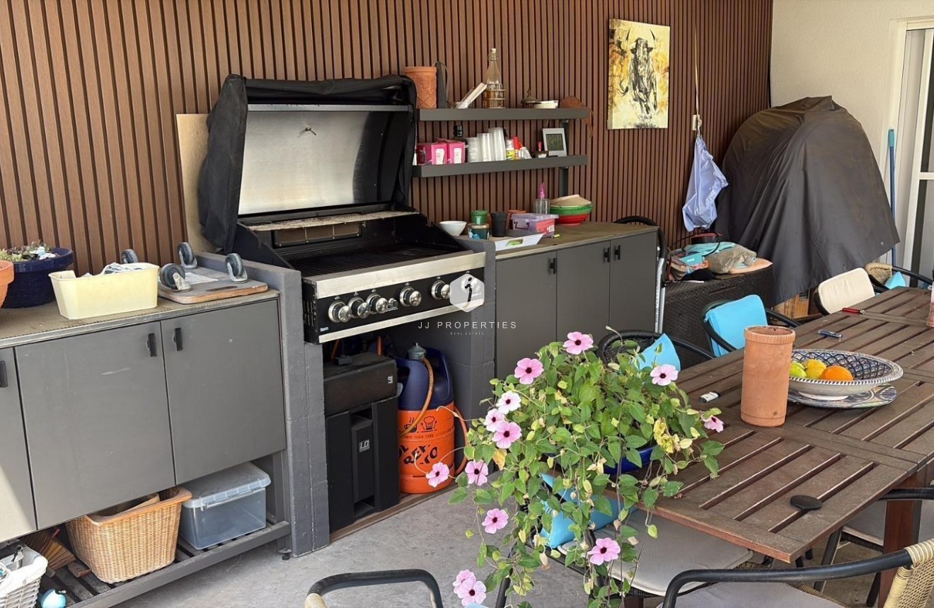 Resale - Villa -
Torrevieja - La Siesta - El Salado - Torreta