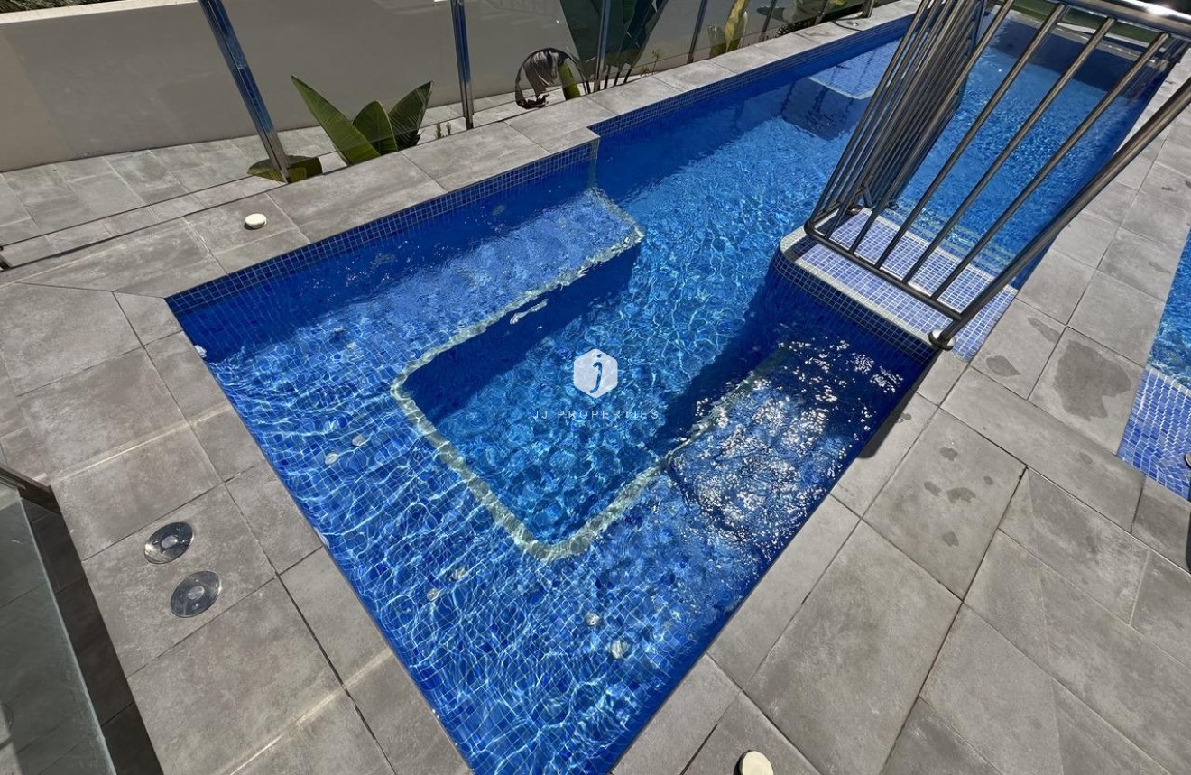 Resale - Penthouse -
Orihuela Costa - Villamartín-las Filipinas