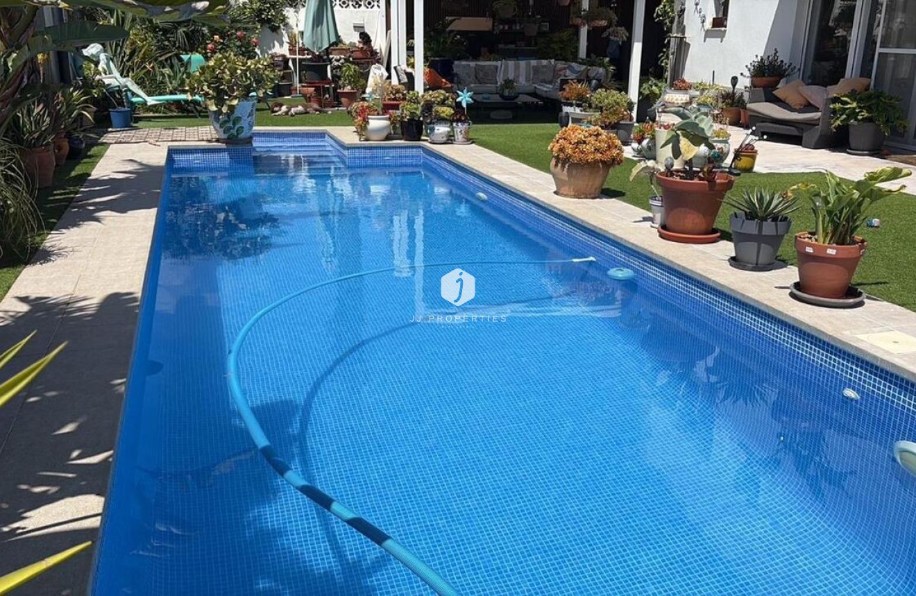Resale - Villa -
Torrevieja - Torreta Florida