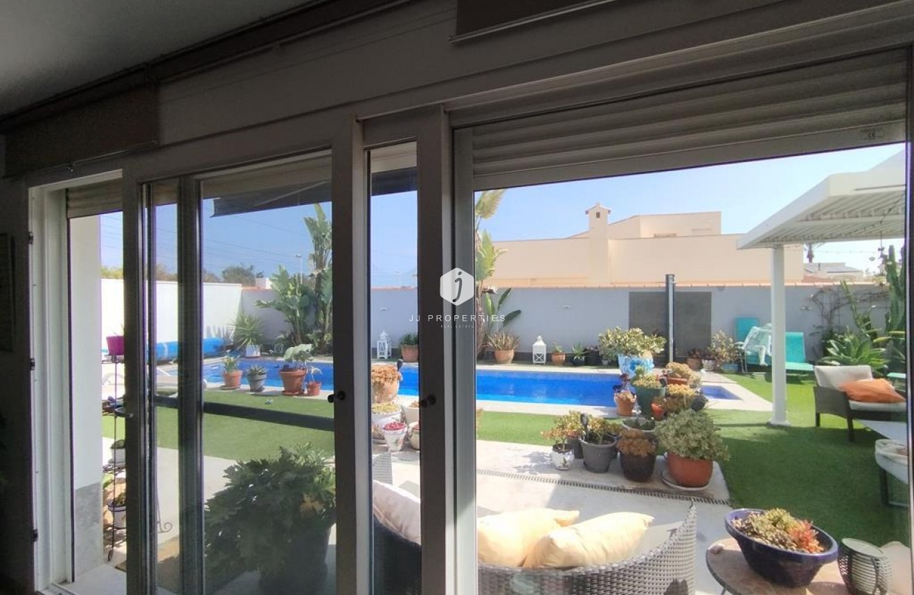 Resale - Villa -
Torrevieja - Torreta Florida