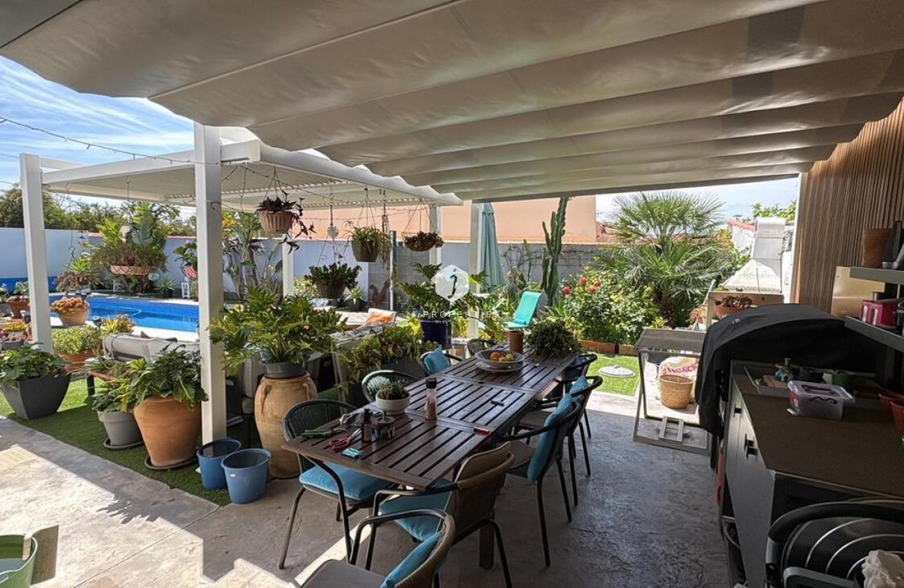 Resale - Villa -
Torrevieja - Torreta Florida