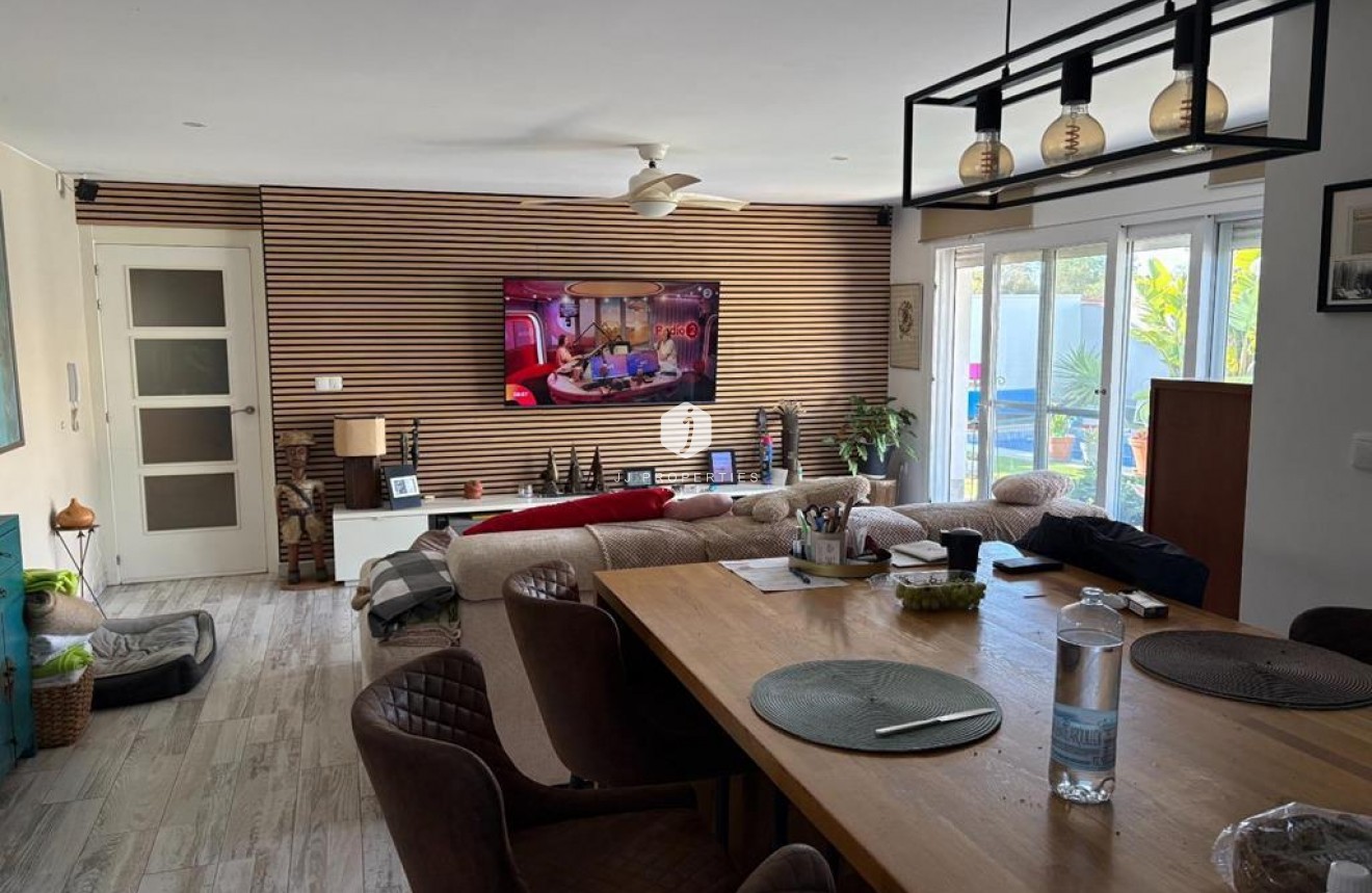 Resale - Villa -
Torrevieja - Torreta Florida