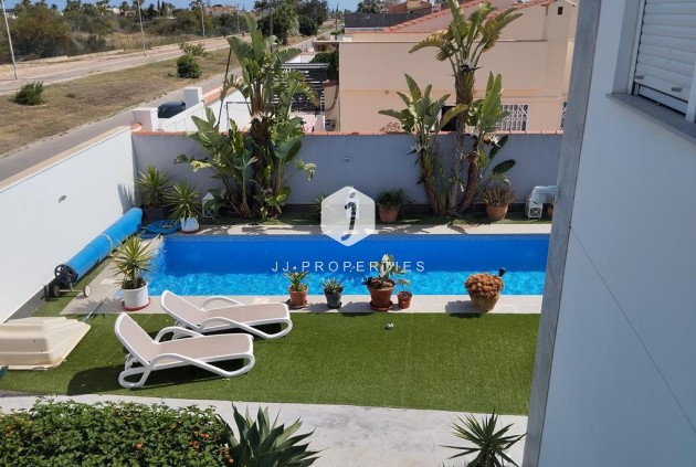 Resale - Villa -
Torrevieja - Torreta Florida