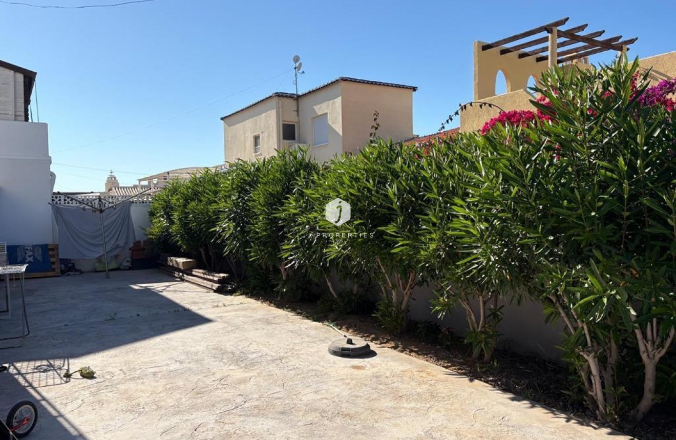Resale - Villa -
Torrevieja - Torreta Florida