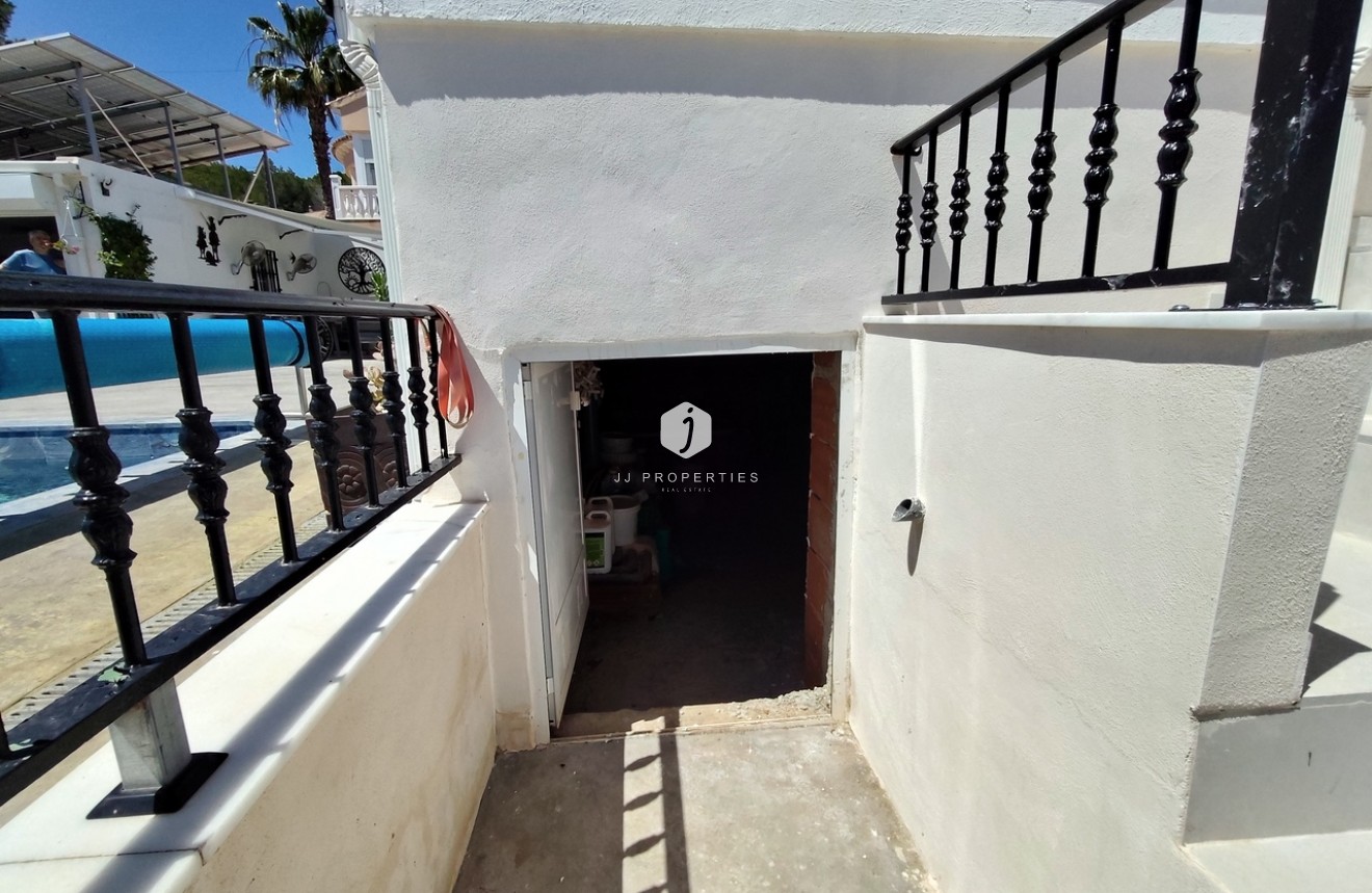 Resale - Villa -
San Miguel / Vistabella Golf - Inland