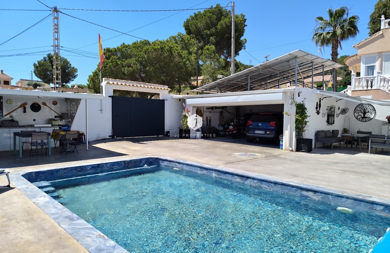 Resale - Villa -
San Miguel / Vistabella Golf - Inland