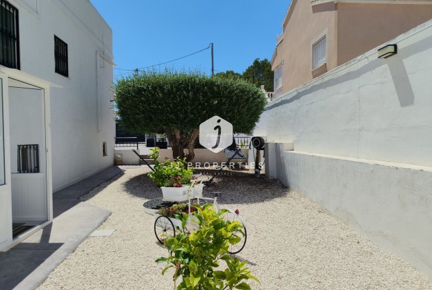 Resale - Villa -
San Miguel / Vistabella Golf - Inland