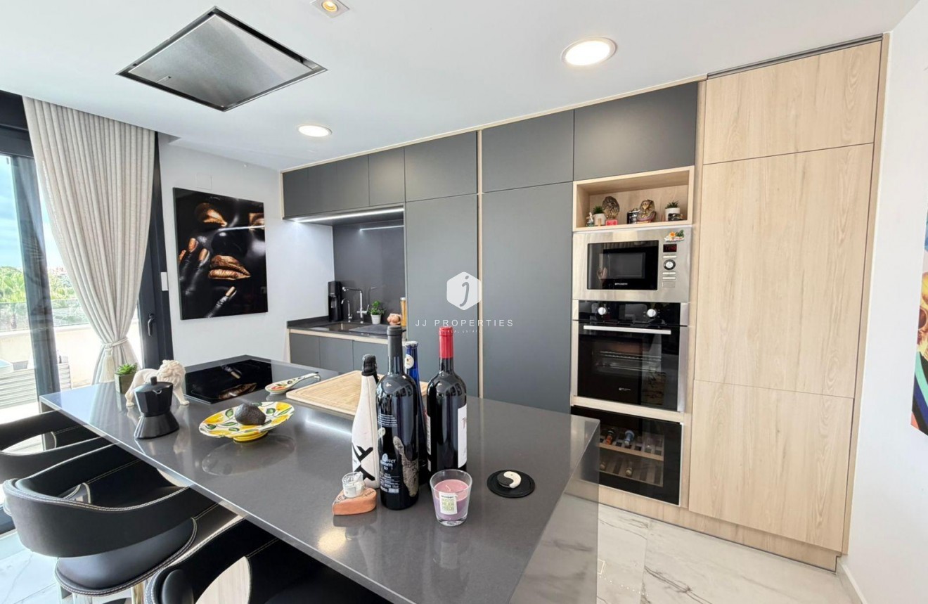 Resale - Penthouse -
Orihuela Costa - Los Almendros-la Florida