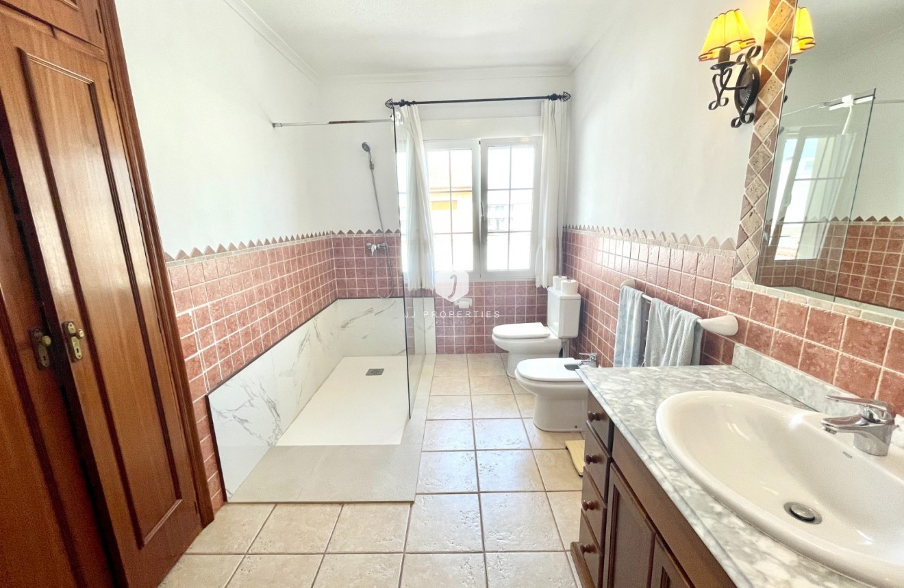 Resale - Villa -
Benijofar - Costa Blanca