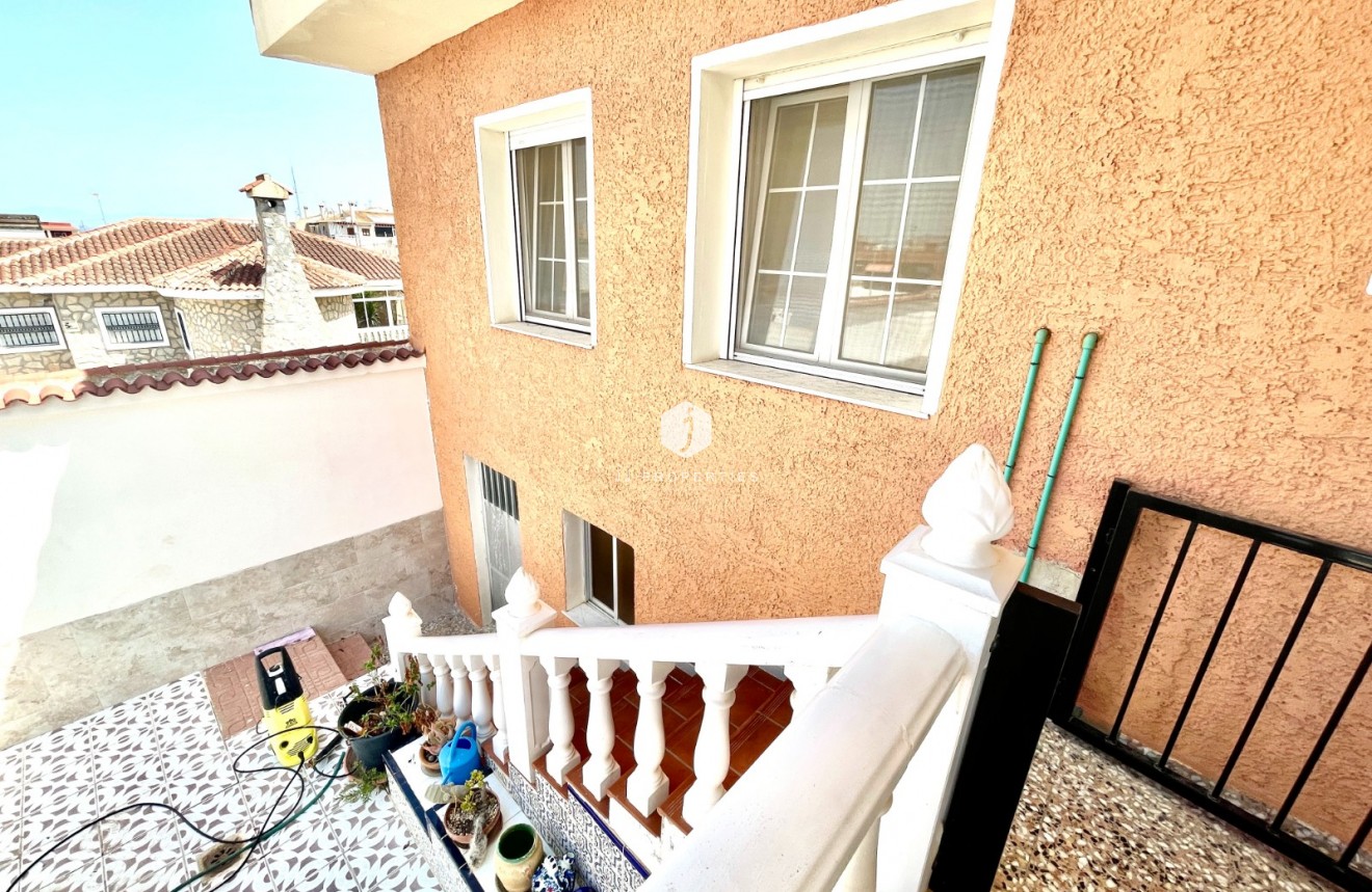 Resale - Villa -
Benijofar - Costa Blanca
