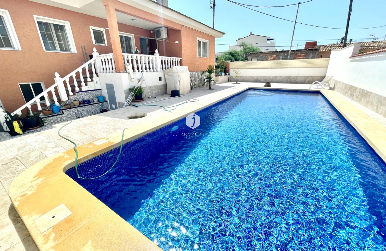 Resale - Villa -
Benijofar - Costa Blanca