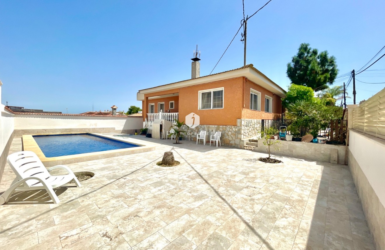 Resale - Villa -
Benijofar - Costa Blanca