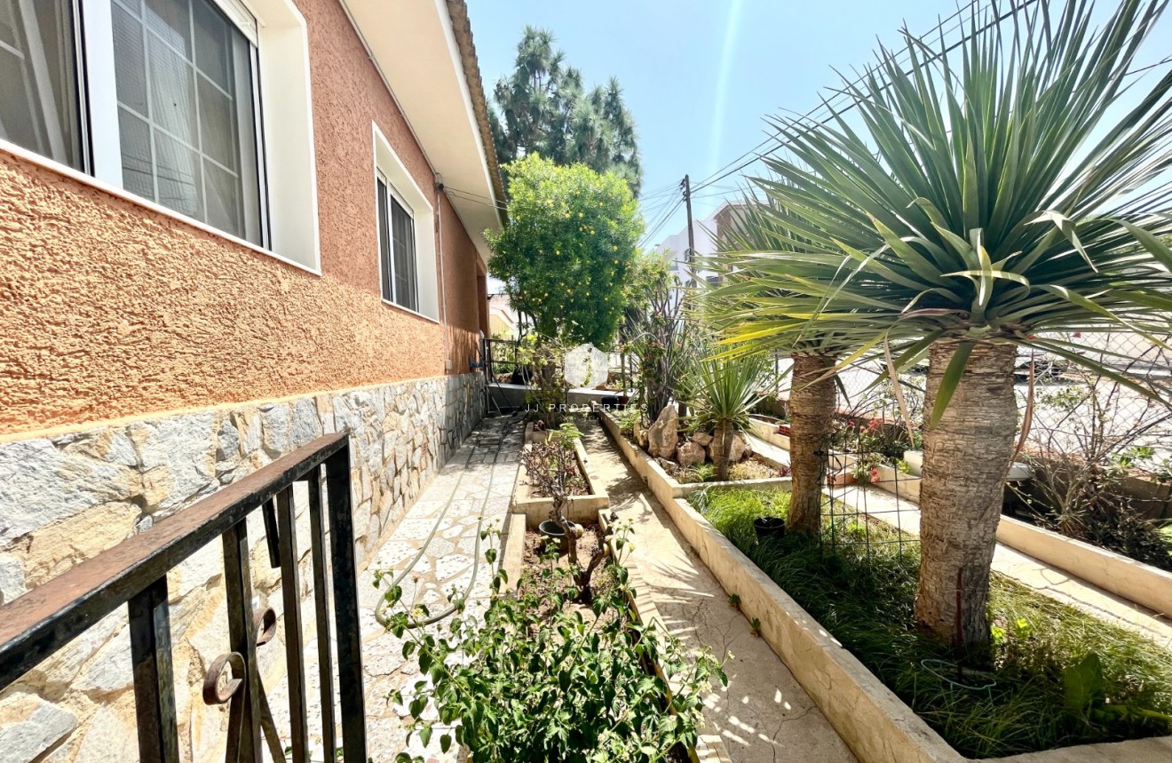 Resale - Villa -
Benijofar - Costa Blanca