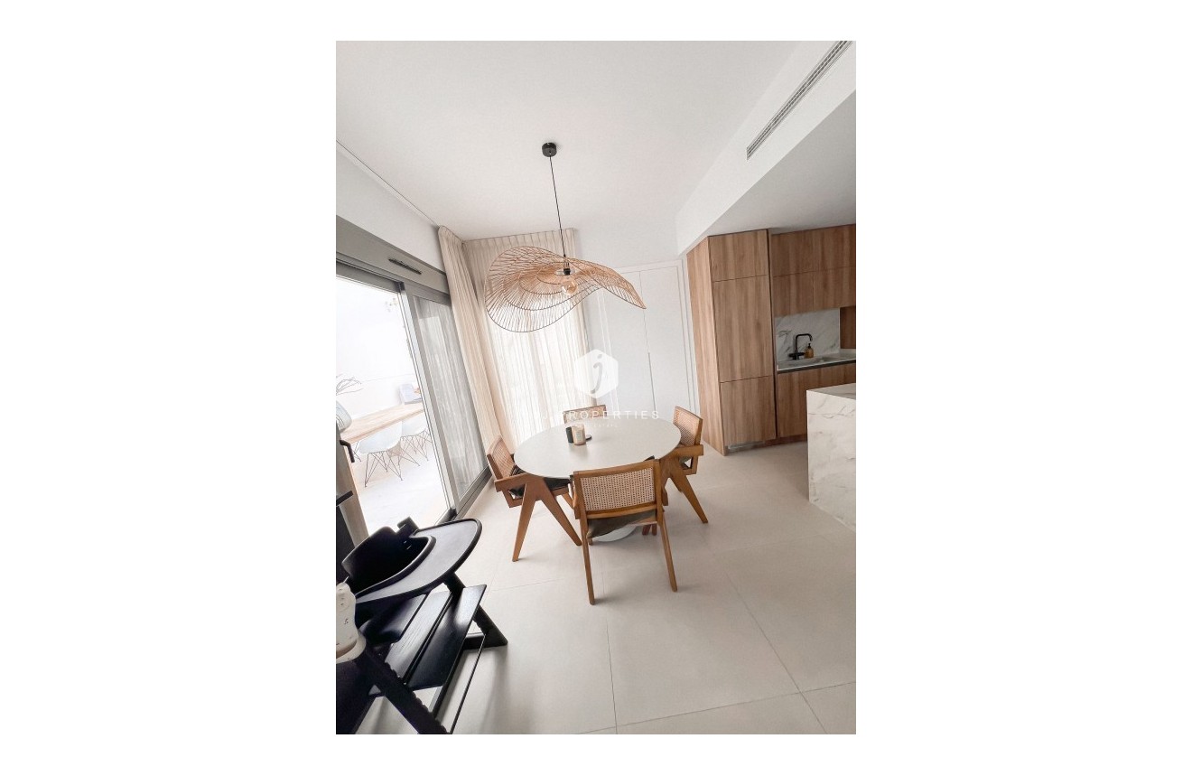 Resale - Villa -
San Miguel de Salinas - Inland