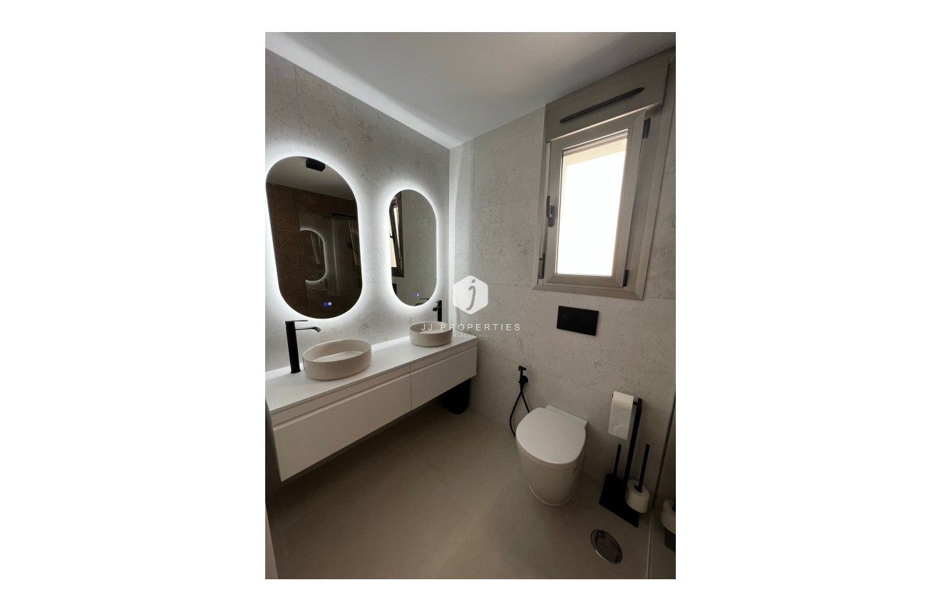 Resale - Villa -
San Miguel de Salinas - Inland