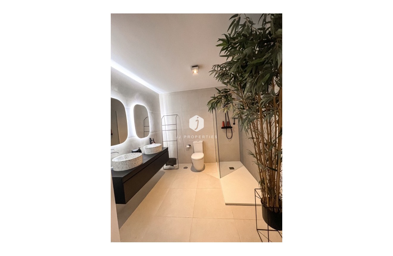 Resale - Villa -
San Miguel de Salinas - Inland