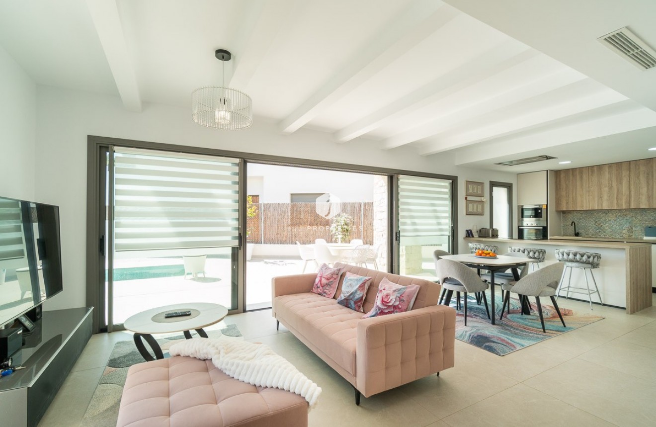 Resale - Villa -
Orihuela Costa - Costa Blanca