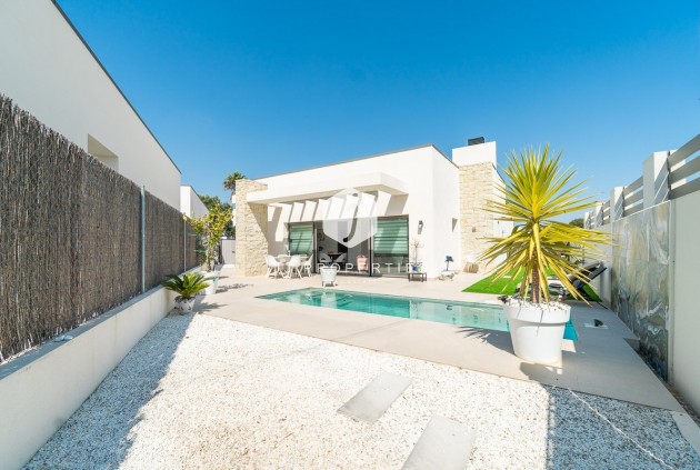 Resale - Villa -
Orihuela Costa - Costa Blanca